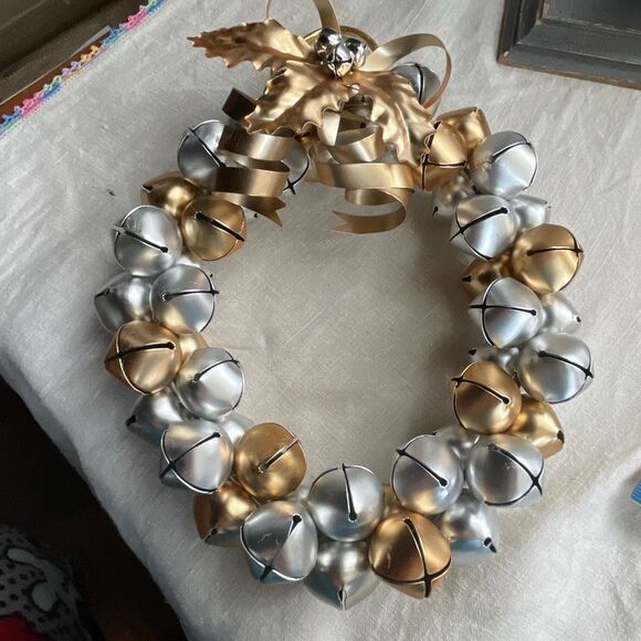 Silver & Gold jingle bells wreath hanging cord Holly decor - Picture 2 of 9
